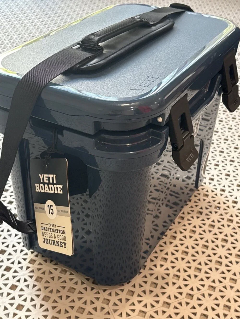 YETI Roadie 15 Hard Cooler in Navy Blue with tags Travel Outdoors